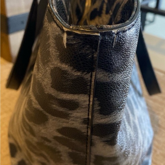 ❗️SOLD❗️🎉HP🎉 Kate Spade Tote Bag - Picture 9 of 11